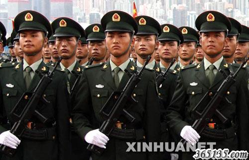 這是陸軍男士兵春秋常服