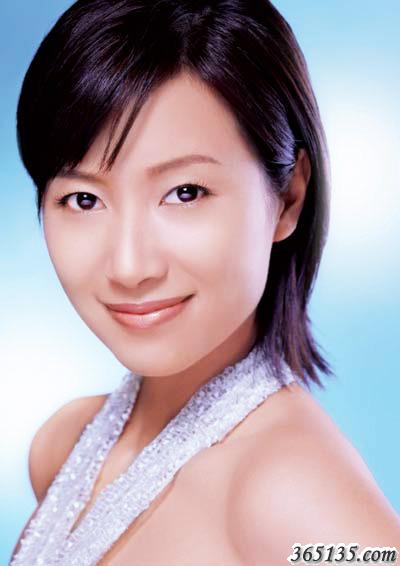 徐靜蕾 代言化妝品---高絲大眾品牌 目前廣告身價(jià):260萬(wàn)