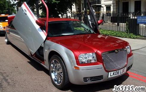 克萊斯勒300C超長(cháng)超酷版