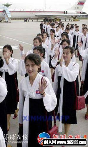 yĳrս (D2) rһϲg{ԼҵĂyԼĚvʷĻСķȻҲyb±Լڰ׃ɫČչF˂yŮԵL(fng)