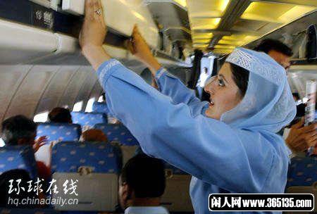 İս (D11) {ɫĴһ(g)ꑇҌսִc{c֮gصݽɫע犐(i)ķҪ{ɫ֧СñL(chng)ȹ@ǿĳbİս