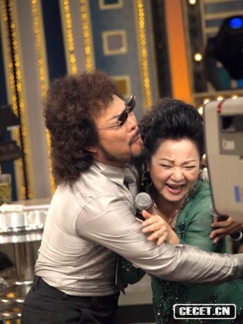 張菲緊抱冰冰姐