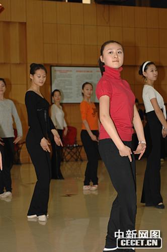 ӱڊW\CYxӖ͌W(xu)ČW(xu)Tgʮʮܚq(li)W(xu)(lin)ϴW(xu)׶УҲu·(w)W(xu)УuΌW(xu)Уȫؽ(jng)^(gu)ӌxρ(li)ٮٮ