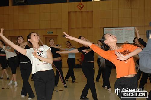 @ЩCYx־Ըߌڽ·eеĊW\yԇِCYx(w)ԙz(sh)(w)@ҲǊWMί@֧FӖͽMͻA