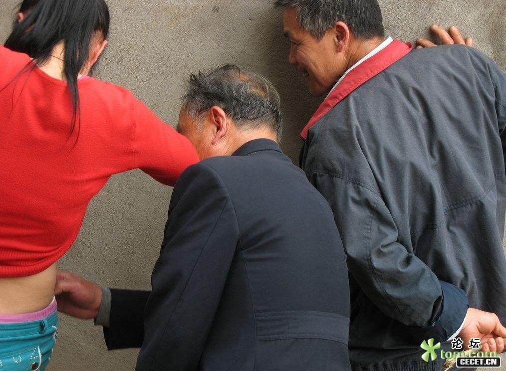 她忙的不可開(kāi)交