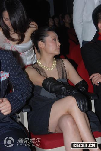 裙子似乎有些短