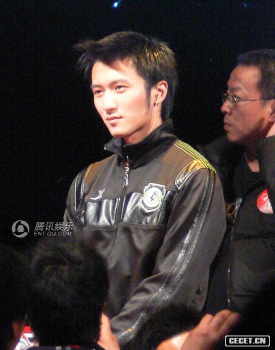 謝霆鋒神情略有疲憊