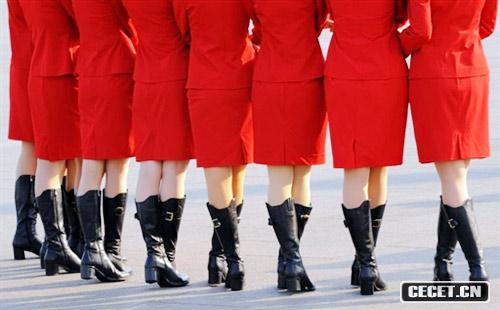 工作人員在天安門(mén)廣場(chǎng)合影