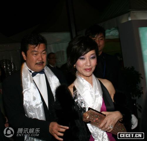 趙雅芝與老公黃錦燊