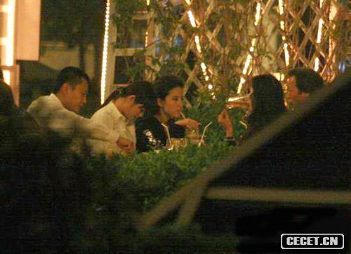 與父母進(jìn)餐