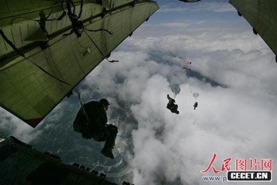 抓住有利時(shí)機實(shí)施高空空降 (圖17)