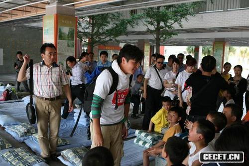 鼓勵孩子們要堅強