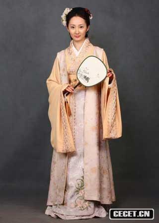 平兒(程媛媛飾)