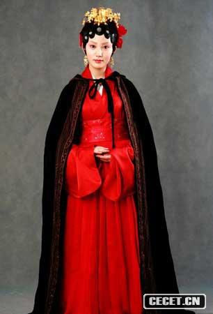 尤二姐(孫菂飾)