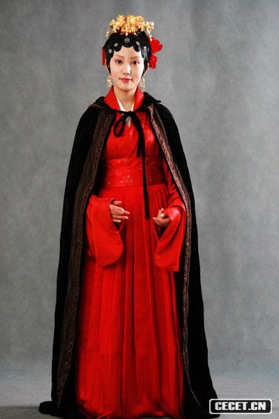 尤二姐(孫菂飾)