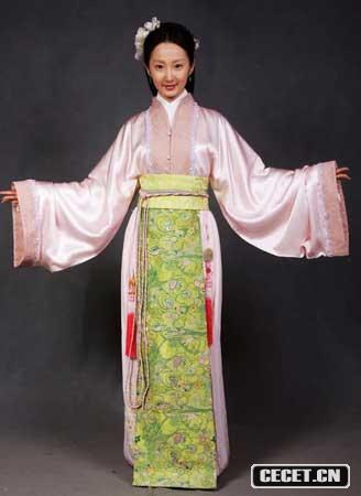 平兒(程媛媛飾)