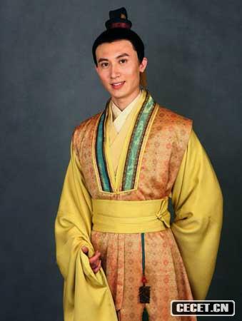 賈璉(王龍華飾)