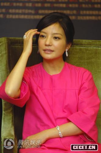 《赤壁》首映 粉嫩趙薇緊閉玉腿泄底走光