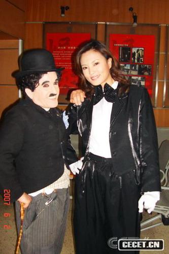 劉芳菲PK卓別林