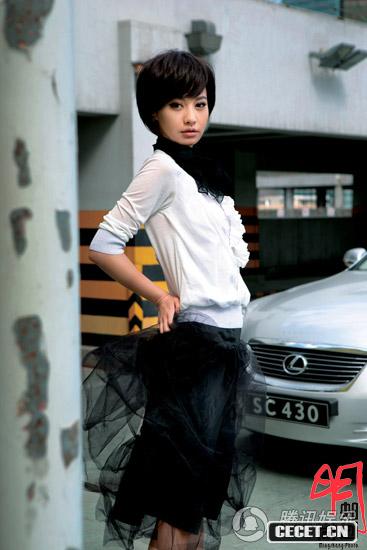 楊雪冷艷性感寫(xiě)真曝光