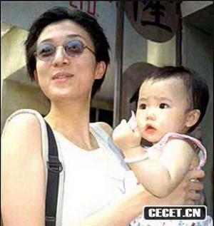 成龍與吳綺麗的非婚私生女兒