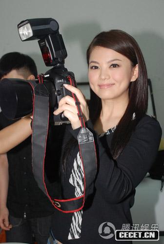 李湘何炅大玩自拍