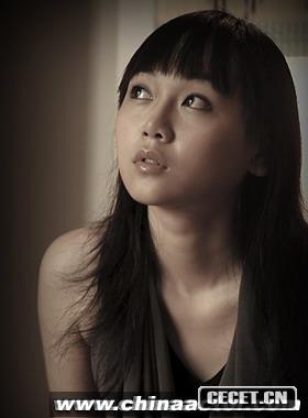 陸朗 年齡: 20 身高:166 學(xué)校: 中央戲劇學(xué)院表演 從藝簡(jiǎn)歷: cctv-6《阿桃》 湖南衛視《青春期檔案》 中國移動(dòng)平面廣告 湖南經(jīng)視"FUN4"實(shí)習主播 《小溪流》第X封面 《無(wú)須喝彩》與伍宇娟合作