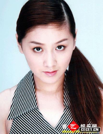 孫敬濤 生日:7.31日 身高:167 電視劇: 2006《最近有點(diǎn)煩》 2005《沙場(chǎng)點(diǎn)兵》 《肥姐掛帥》 《四號女監》 《齊天大圣孫悟空》狐貍精 《楊乃武與小白菜》 2000全國希望之星大賽廣告模特組金獎