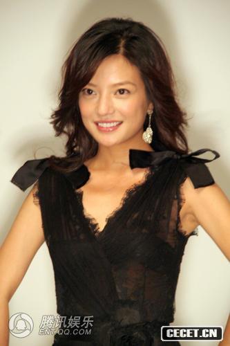 趙薇大玩OL制服誘惑