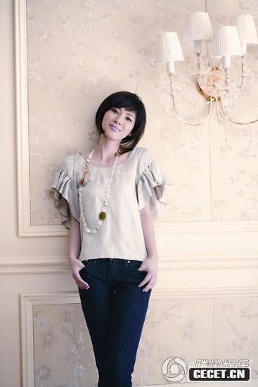 童蕾最新寫(xiě)真清醇雅致