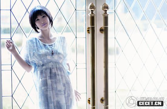 童蕾最新寫(xiě)真清醇雅致