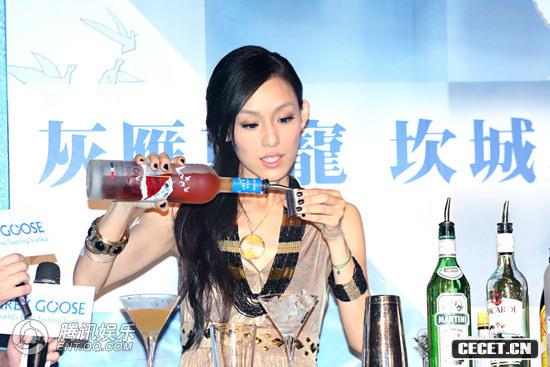 范瑋琪挑戰尺度裸背出鏡