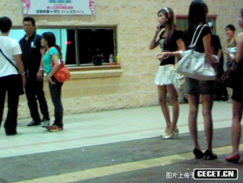 網(wǎng)友晚上拍的夜店妹妹