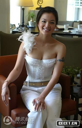 阿雅新書(shū)記者會(huì )