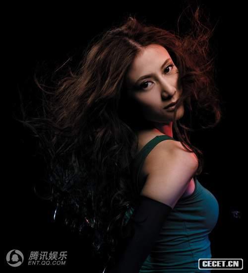 黃伊汶emme最新大碟《The Groove In Me》八月八日與奧運一同展開(kāi)揭幕