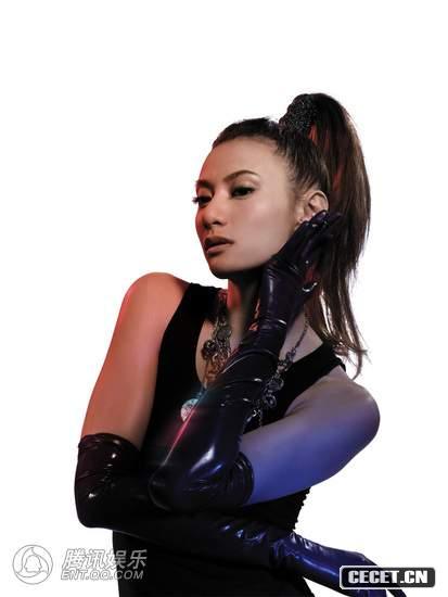 黃伊汶emme最新大碟《The Groove In Me》八月八日與奧運一同展開(kāi)揭幕