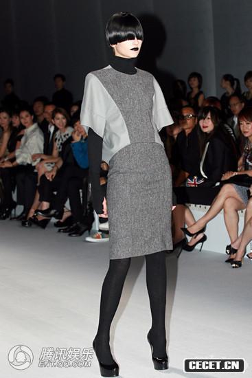 《YSL》時(shí)裝秀