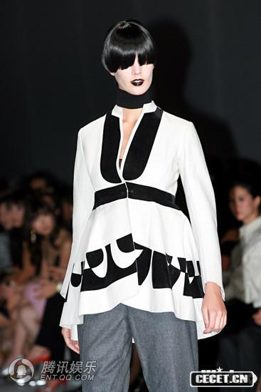 《YSL》時(shí)裝秀