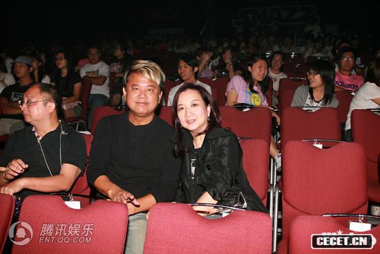 扮F4搞笑將情欲秀搬上臺 EO2跳辣身舞