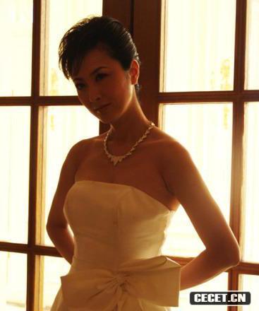 胡紫薇罕見(jiàn)寫(xiě)真 張斌妻子曾經(jīng)動(dòng)人時(shí)