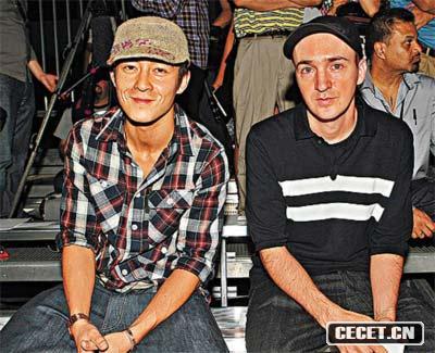 գꐹϣͳKAWSY鿴r(sh)b˱ڵλ