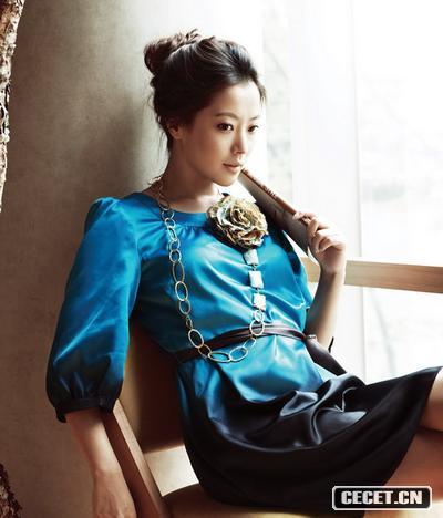 金喜善懷胎四月苗條依舊