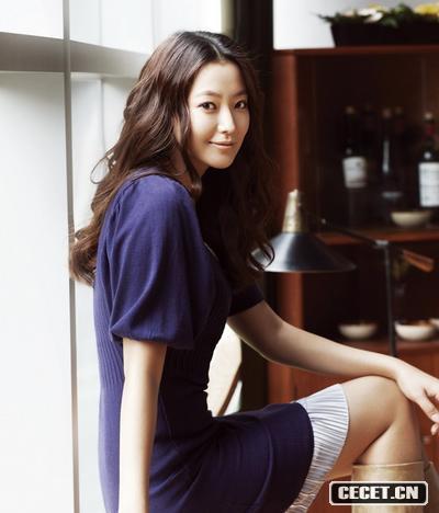 金喜善懷胎四月苗條依舊