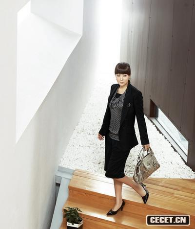 金喜善懷胎四月苗條依舊