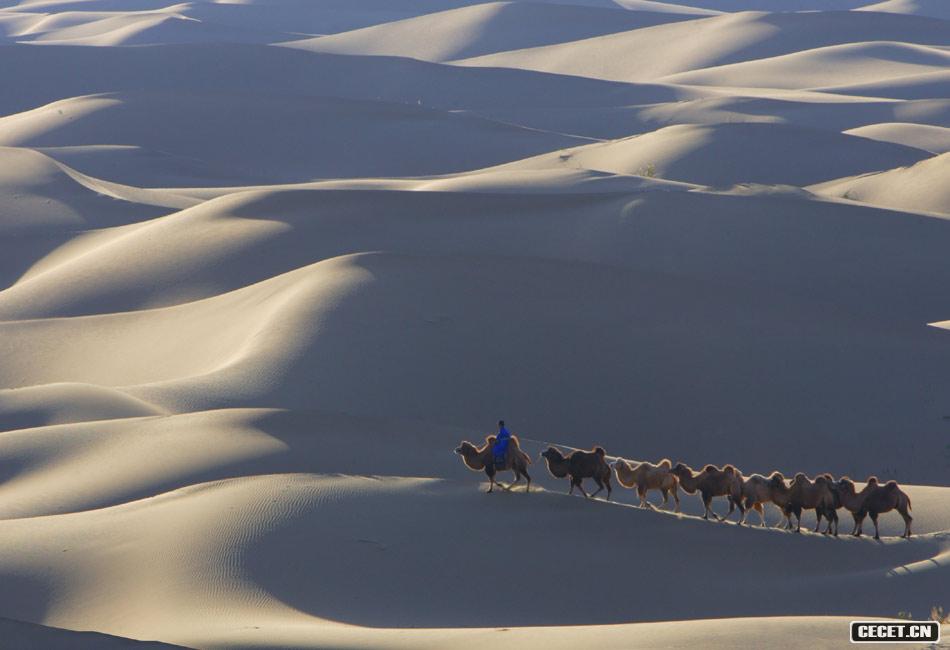 東風(fēng)航天城附近風(fēng)光 巴丹吉林沙漠