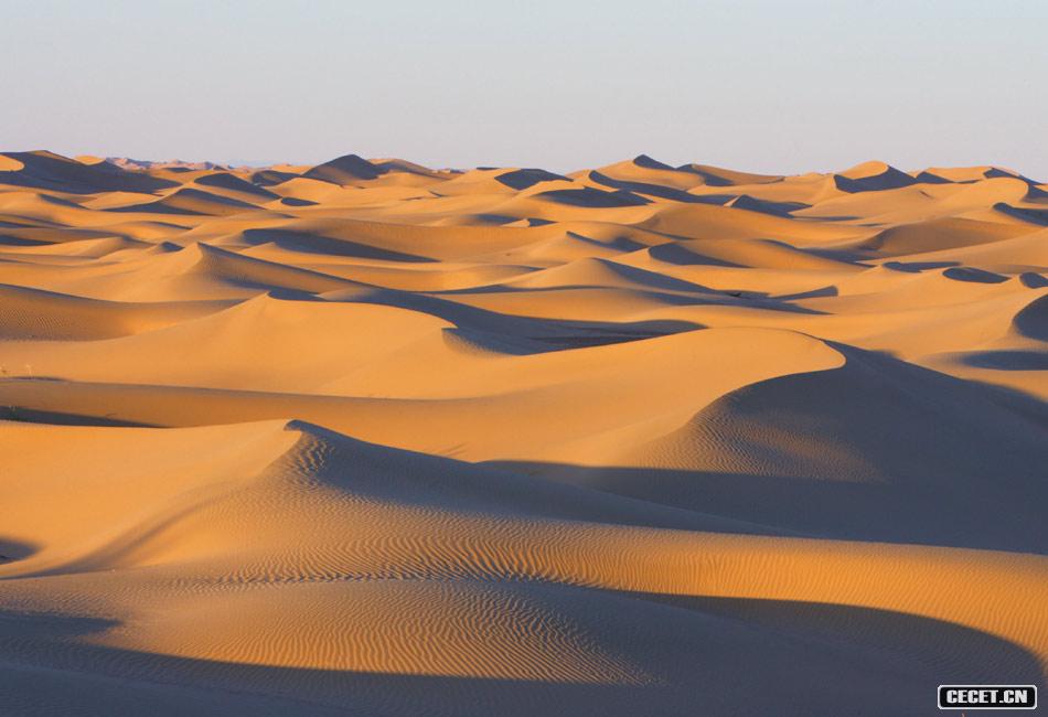 東風(fēng)航天城附近風(fēng)光 巴丹吉林沙漠