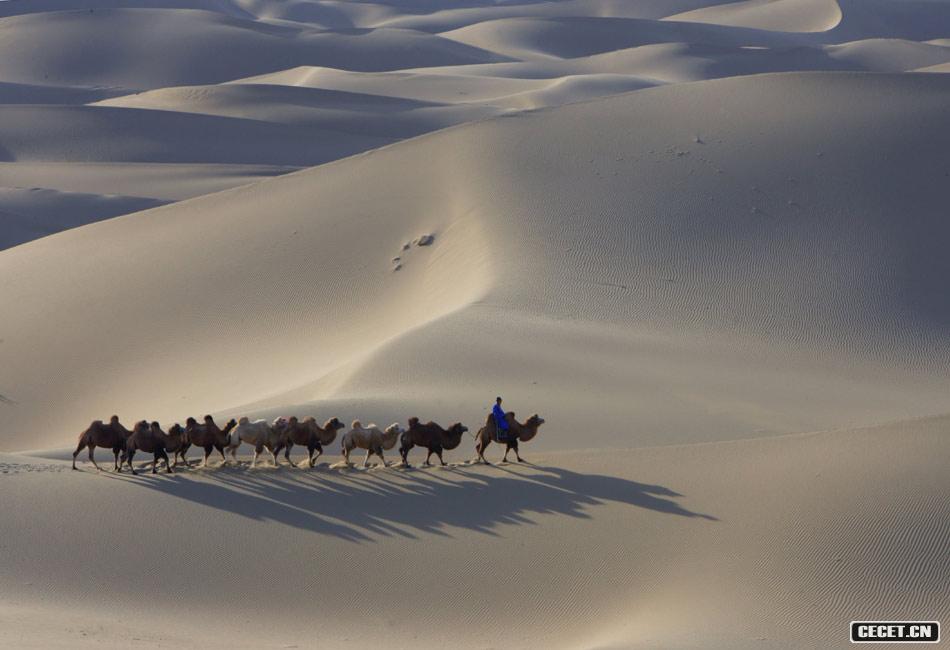 東風(fēng)航天城附近風(fēng)光 巴丹吉林沙漠