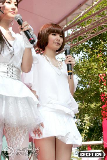 S.H.E簽唱會(huì )大跳機械舞 坐超級悍馬亮相