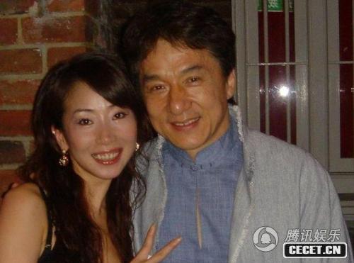 大哥笑容好親切