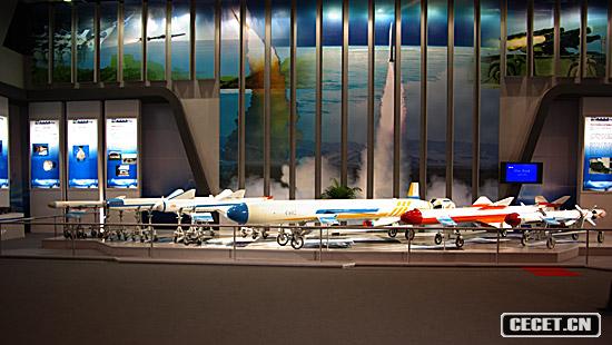 展廳中陳列的各型導彈